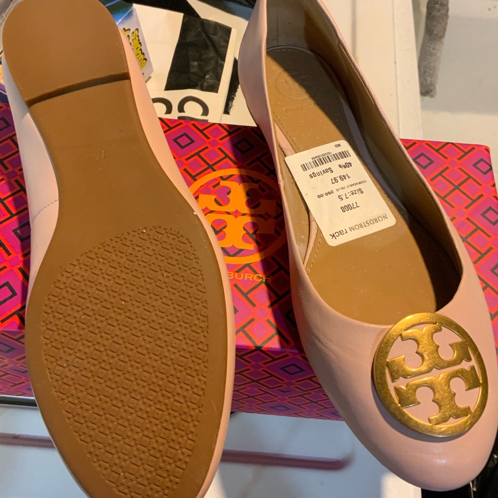 Womens light pink flat ballet style shoe